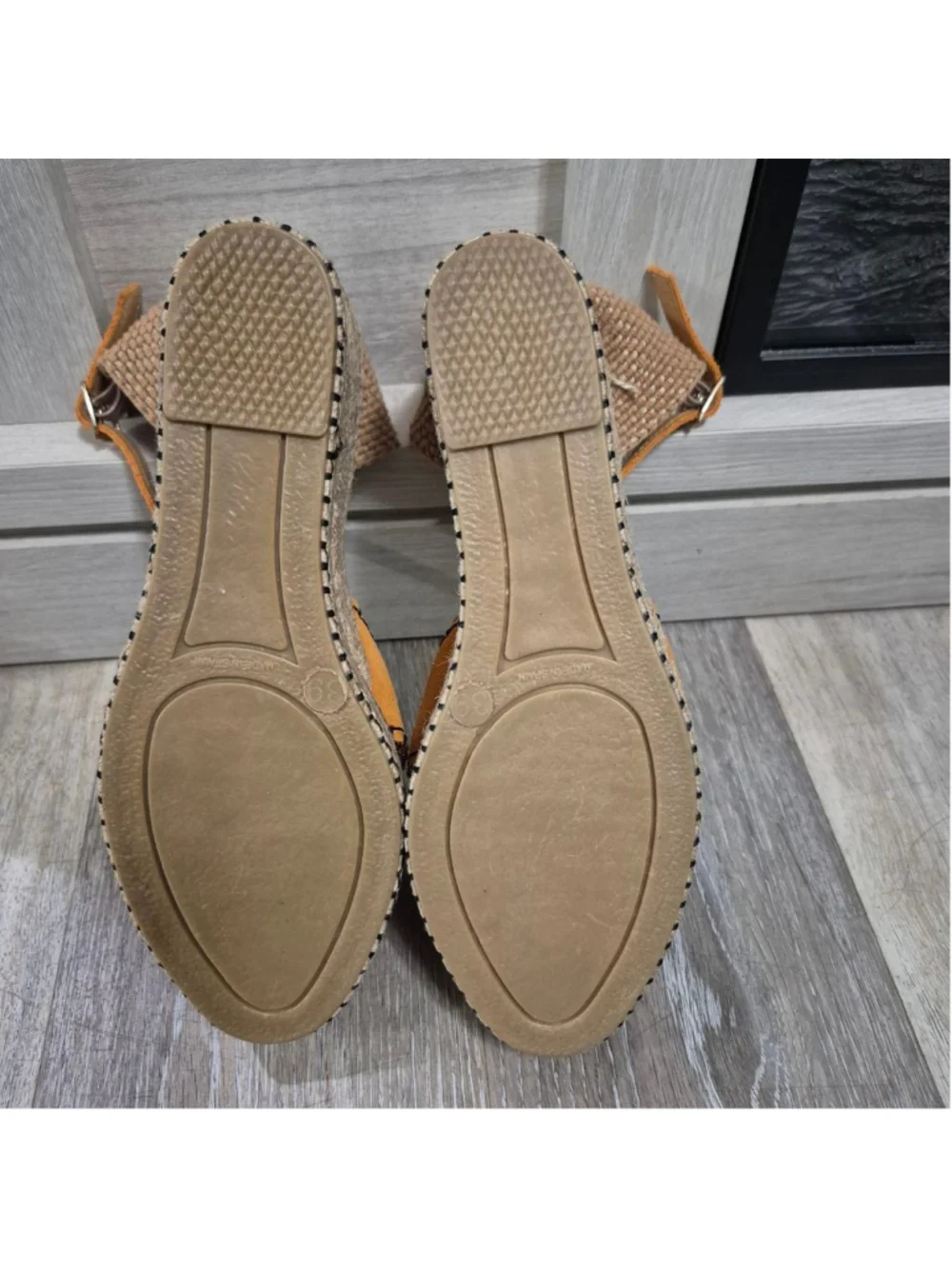 Women's Clara Duran Orange Beige Espadrille Wedge Sandals Size 8.5/39
